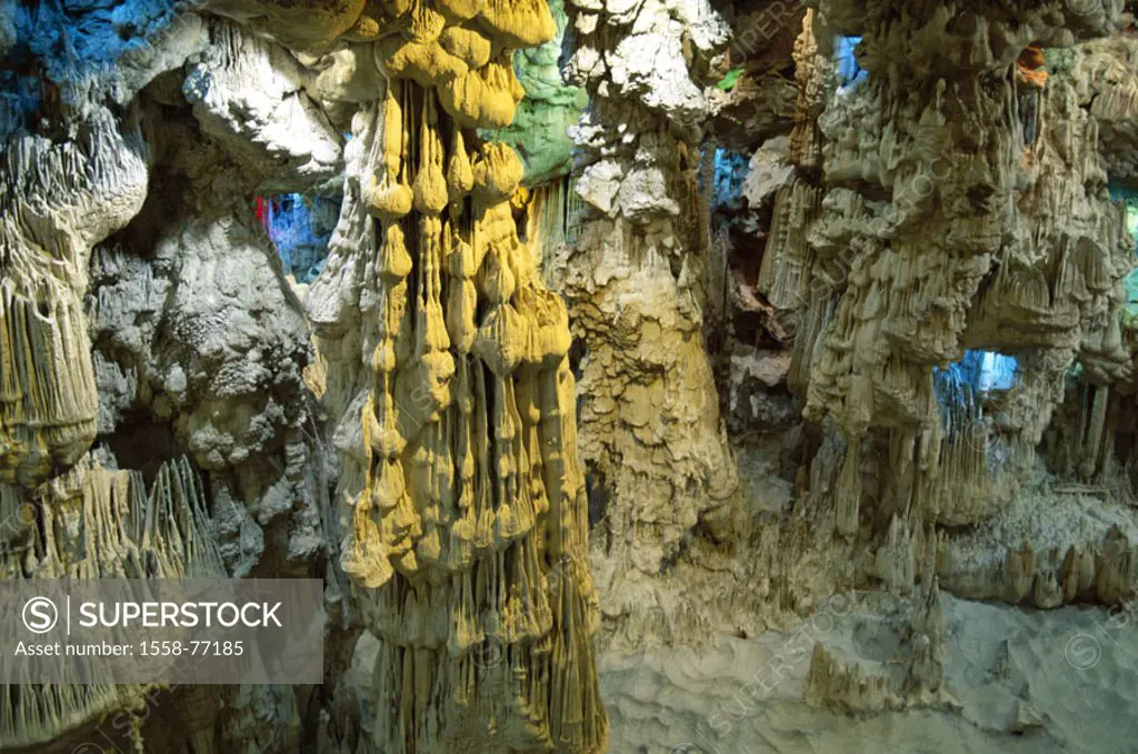 Vietnam, Halong bay, Thien Cung  Cave, illumination, interior  Asia, southeast Asia, golf of Tonkin, ´bay of this, Descended dragons´, cave, cave of t...