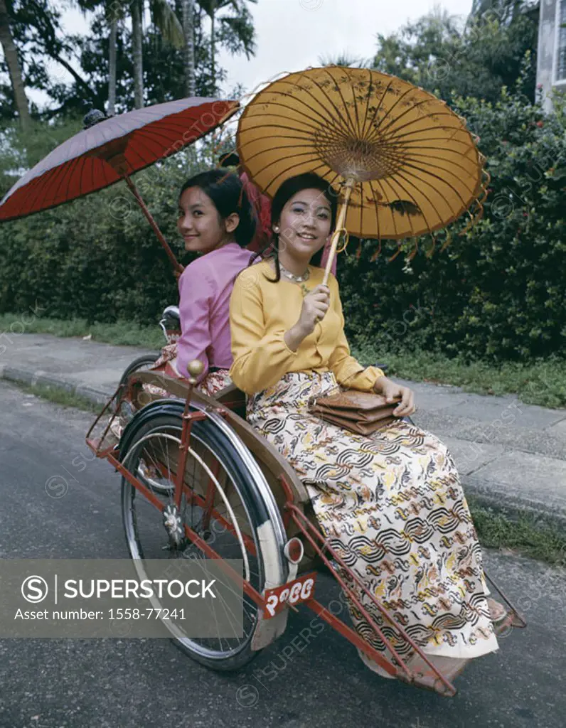 Myanmar, Yangon, Rikscha, women, Parasols, happy  Asia, rear India, Fahrrad-Rikscha, natives, Clothing, regional-typically, umbrellas, paper umbrellas...