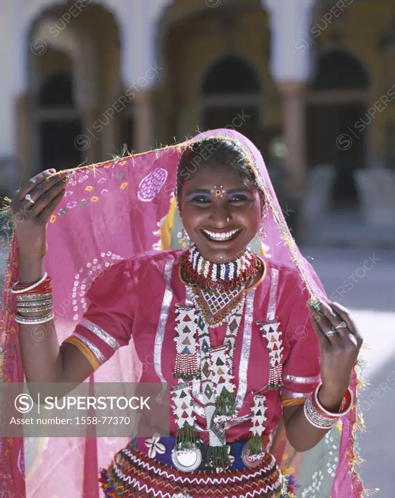 India, Rajasthan, Jaipur, Indian, laughing, cheerfully, Halbporträt  Asia, South Asia, natives, woman, dark-skinned, Look camera, joy, clothing, pink,...