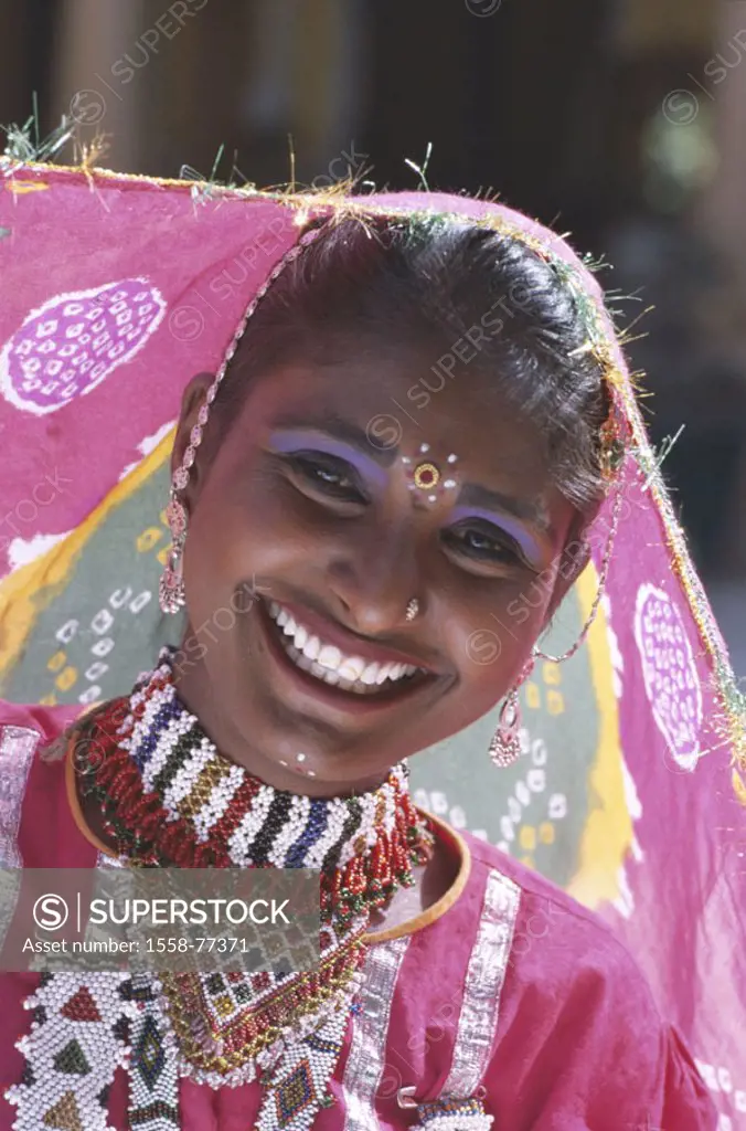 India, Rajasthan, Jaipur, Indian, laughing, cheerfully, portrait  Asia, South Asia, natives, woman, dark-skinned, Look camera, joy, clothing, pink, tr...