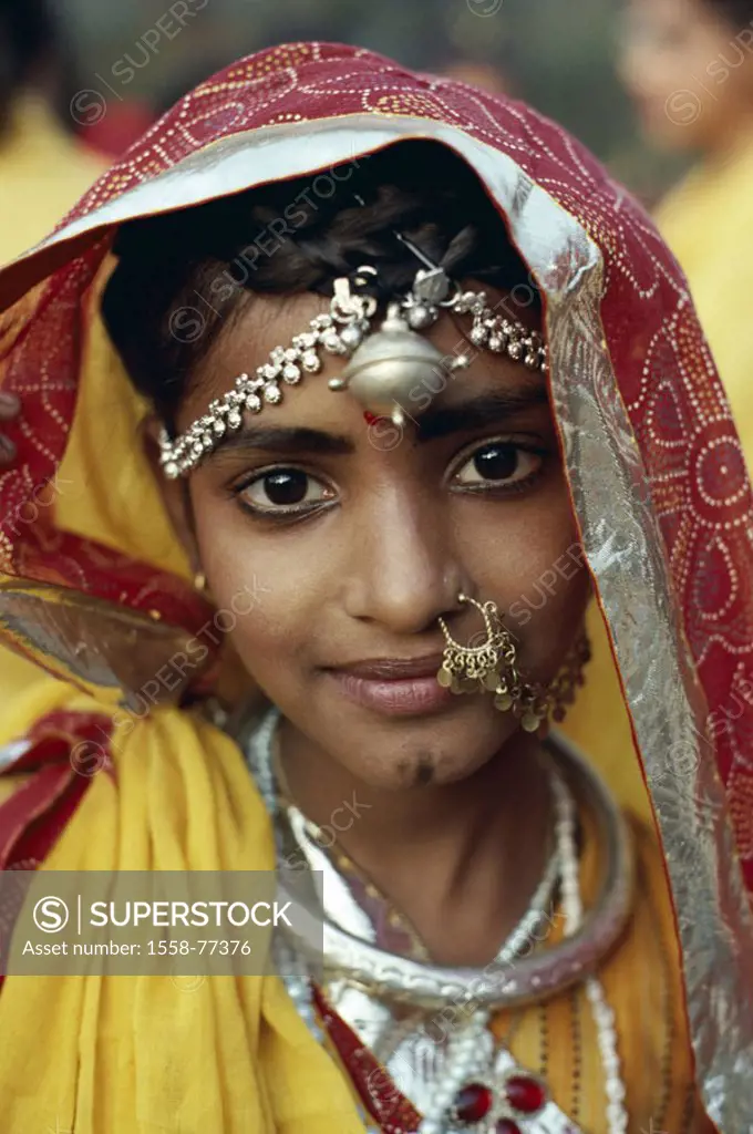 India, Rajasthan, Jaipur, Indian, smiling, portrait  Asia, South Asia, natives, teenagers, girls, swarthily, gaze camera, forehead, Bindi, headdress, ...