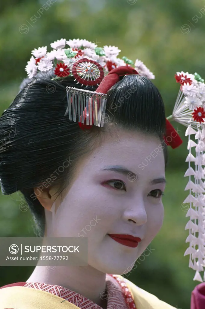 Japan, island Honshu, Kyoto,  Maiko-Mädchen, smiling,  Side portrait Asia, Japanese, woman, young, occupational training, education, geisha, clothing,...