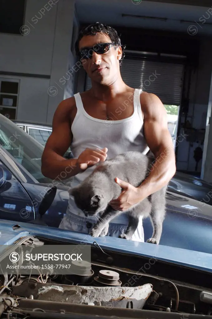 Garage, old-timers, detail, man, muscular,  Muscle shepherd, cat, holding  Series, 20-30 years, dark-skinned, dark-haired, southern, sun glass, durcht...