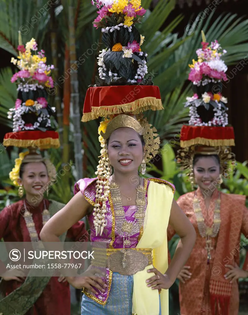 Malaysia, Penang, dancers,  Folklore clothing, headdress, group picture  Asia, southeast Asia, natives, women, gaze camera, smiling, cheerfully, folkl...