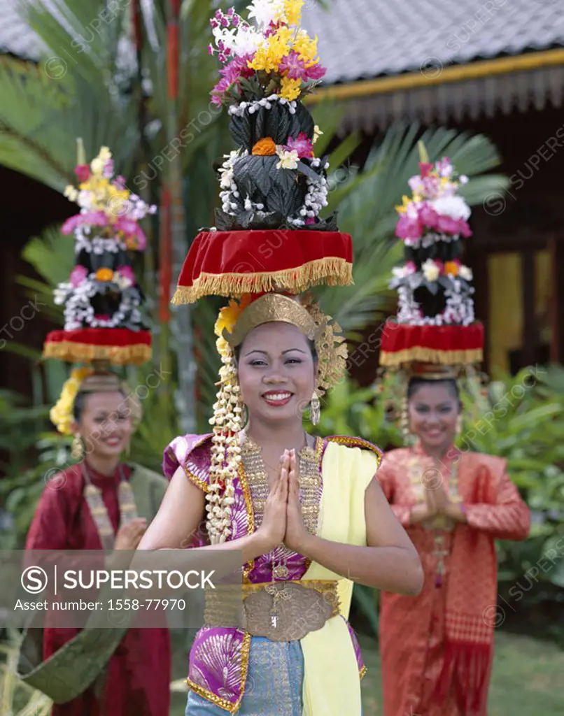 Malaysia, Penang, dancers,  Folklore clothing, headdress, group picture, Detail Asia, southeast Asia, natives, women, gaze camera, smiling, cheerfully...