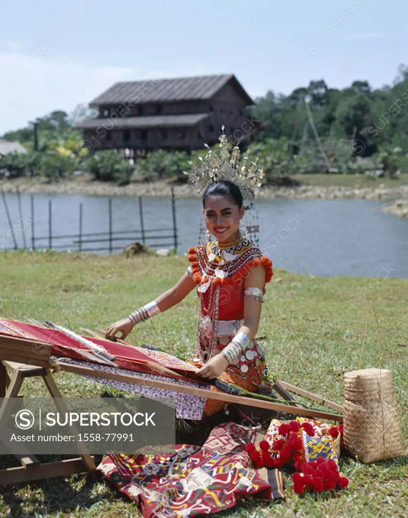 Malaysia, Sarawak, Cultural Village, Iban-Frau, folklore clothing, headdress,  Loom, work, Asia, southeast Asia, tribe, Iban, Iban-Stamm, Woman, tradi...