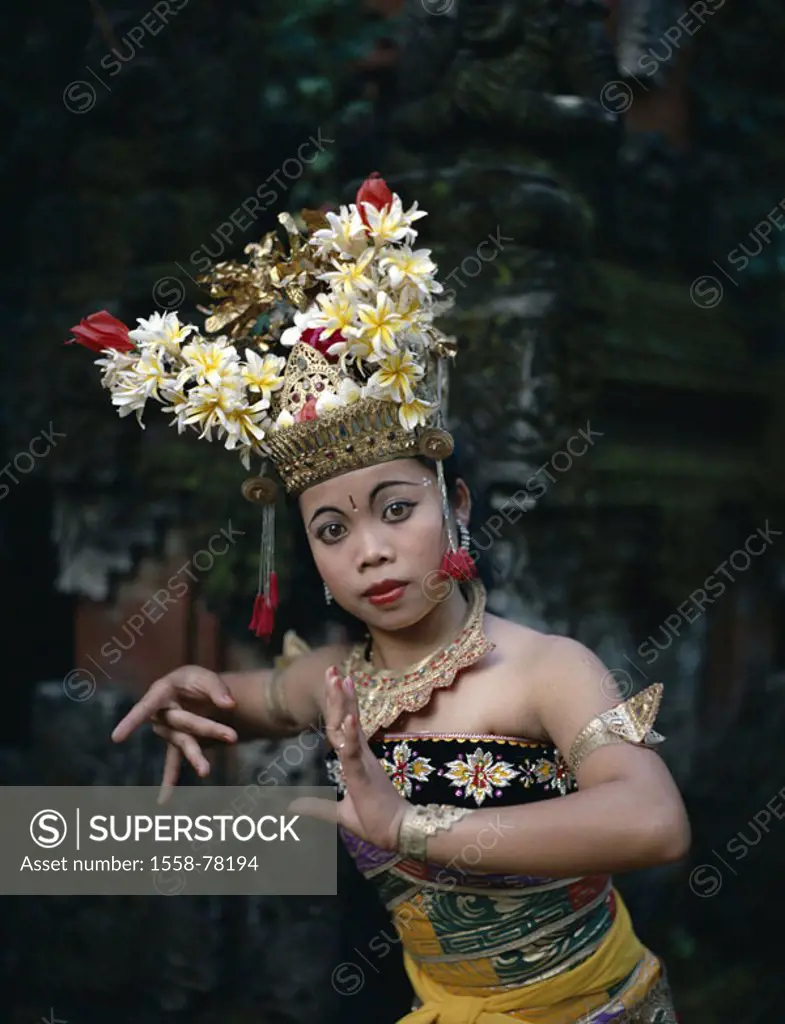 Indonesia, Bali, Legong-Tänzerin,  Movement, Halbporträt,  Little one Sundainseln, island, woman, Balinesin, dancer, folklore clothing, folklore, trad...