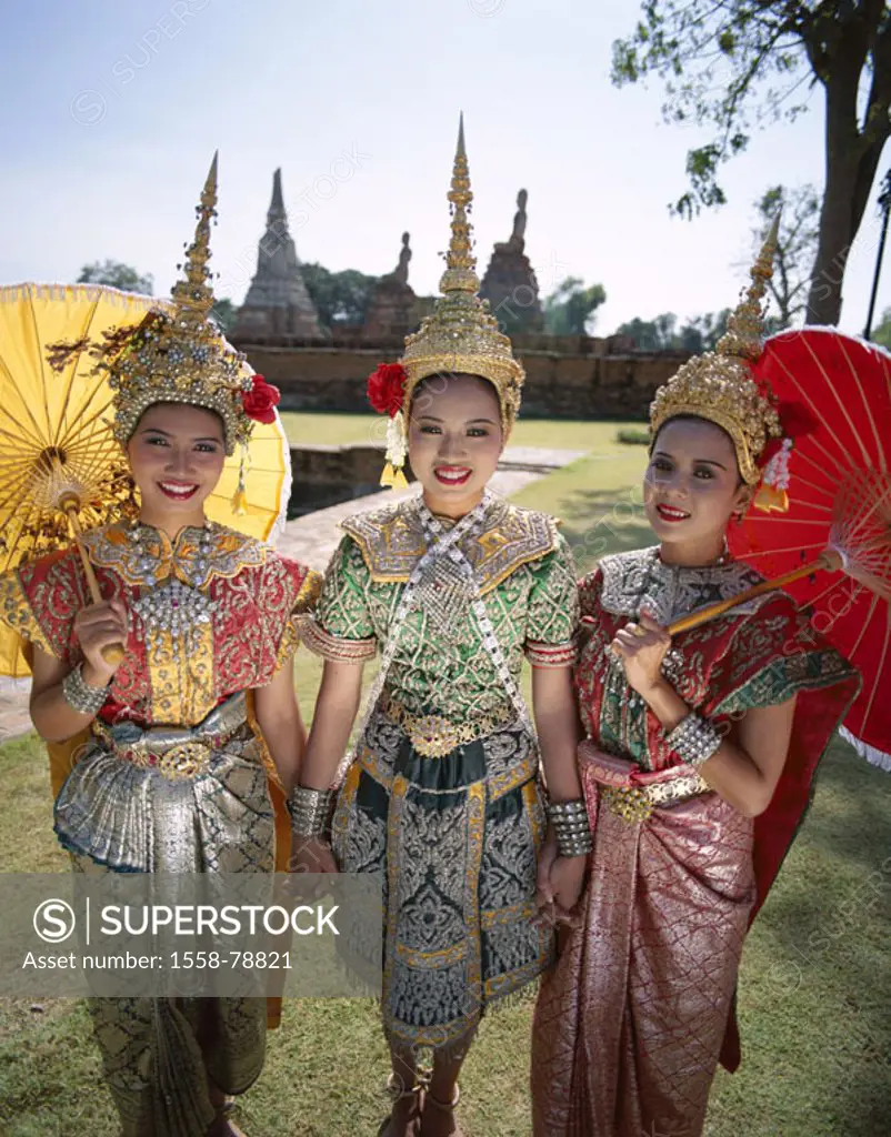 Thailand, Bangkok, theaters ´Lakon´, Temple dancers, Folklorekleidung,  Group picture Series, Asia, southeast Asia, Lakon-Tänzer, dancers, headdress, ...
