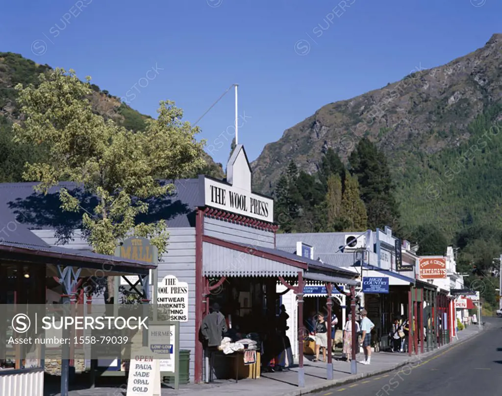 New Zealand, South island, Arrowtown, shops, tourists,  close to Queenstown, Crown position, gold digger settlement,  Purchase street, souvenir shopes...