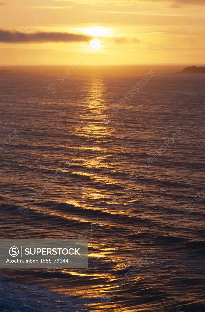 Sea, sunset,    Water, waves, horizon, wideness, sun, evening, nature, mood, romanticism, silence, silence, beauty, harmony, light, heat, time of day,...