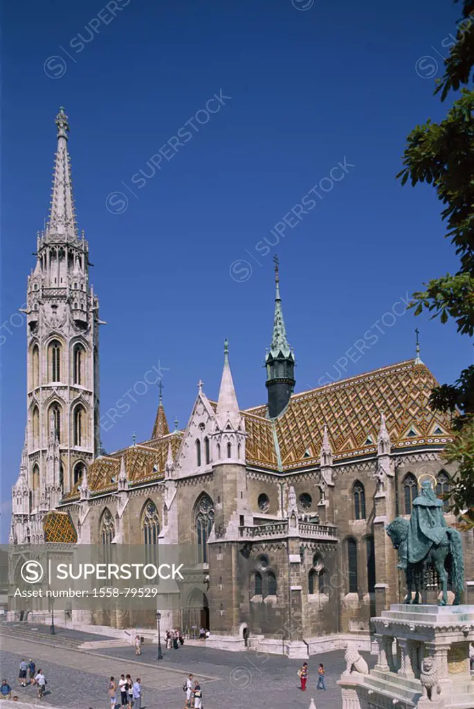 Hungary, Budapest, Matthiaskirche, Passer-bys   Capital, district Buda, cathedral ´Matyas temploom´, church ´Unserer lieben Frau´, 1255-69,  Rebuildin...