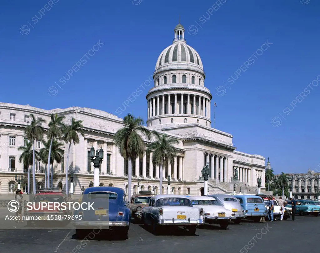 Cuba, Havanna, Capitolio,  Parking place, old-timers, passer-bys  Central America, buildings, construction, Capitol, splendor construction, facade, li...