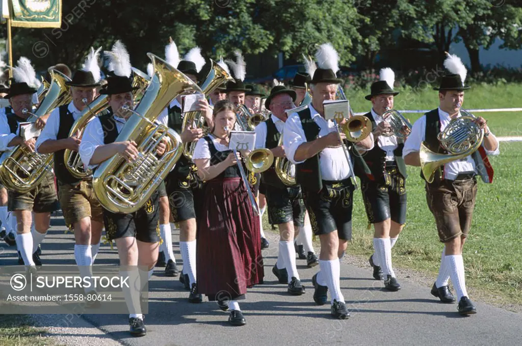 Germany, Bavaria, rose home, street,  Move, band, traditional costume  Europe, Southern Germany, Upper Bavaria, party, parade, festival, people music,...