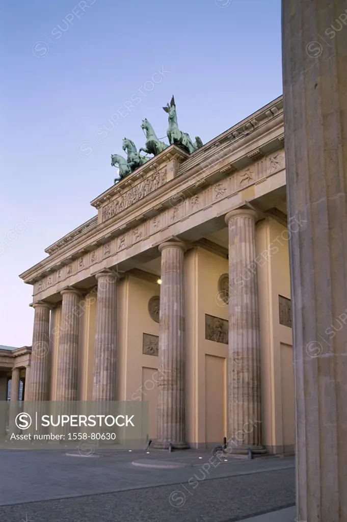 Germany, Berlin, persons of Brandenburg  Gate  Europe, capital, sight, Torgebäude, gate construction, buildings, architecture, construction, in honor ...