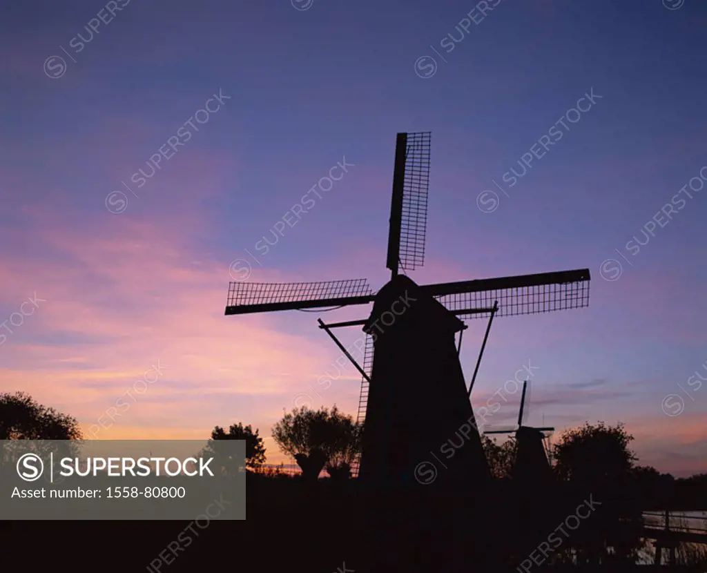 Netherlands, Holland, Kinderdijk,  Windmills, silhouette, evening mood   South Holland, ´child dike´, polders Nederwaard, close to Rotterdam, sight, d...