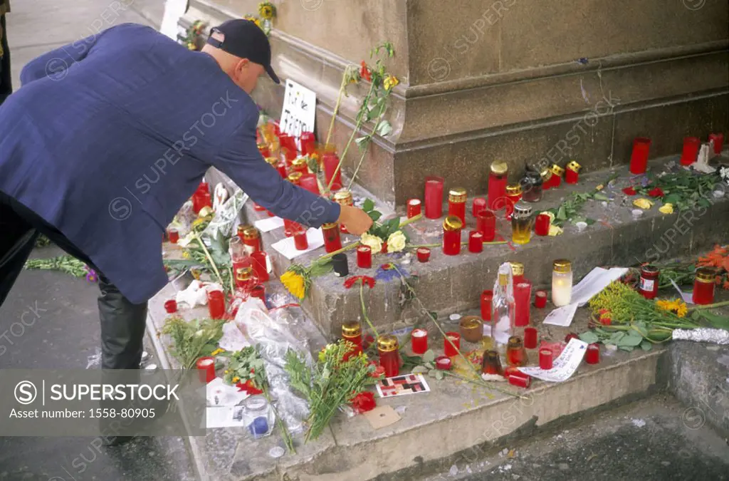 Germany, Upper Bavaria, Munich, Commander hall, memory terror victims, Candles, flowers, passer-by, no mr Bavaria, city, residence street, commemorati...
