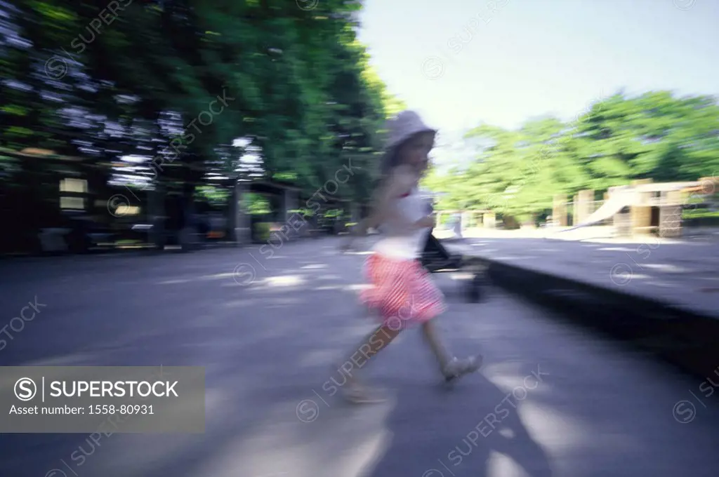 Child, girls, street crossed,  Fuzziness, summer,  4-5 years, , unsupervised, running, movement, blurs, shadows, outside, concept accident danger traf...