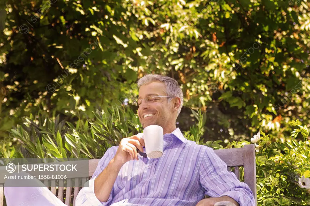 Garden bank, man, middle age, glasses,  smiling, coffee cup, holding  Series, 40-50 years, well Age, glasses bearers grey-haired, short-haired, good-l...