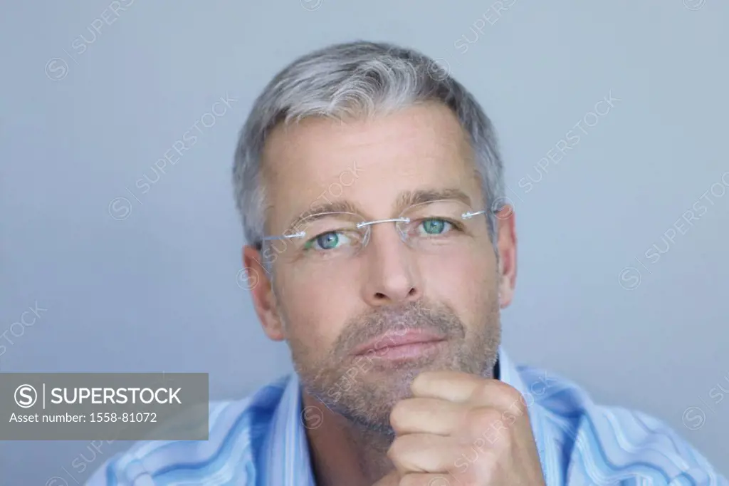 Man, middle age, glasses, seriously, portrait   Series, men´s portrait, 40-50 years, well Ager, grey-haired, short-haired, Dreitagebart, glasses beare...
