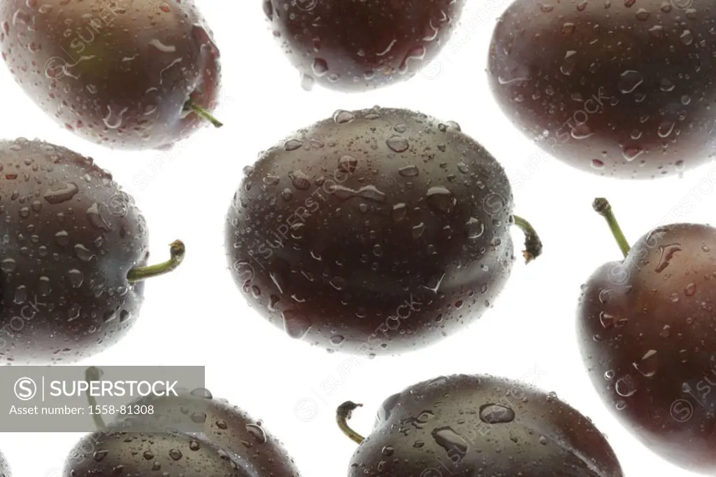 Plums, Prunus spec., wet   Fruits, fruit, stone fruit, plums, fresh, ripe, juicy, sweet, fruity, summer fruits, cleaned, water drops, truncated, quiet...