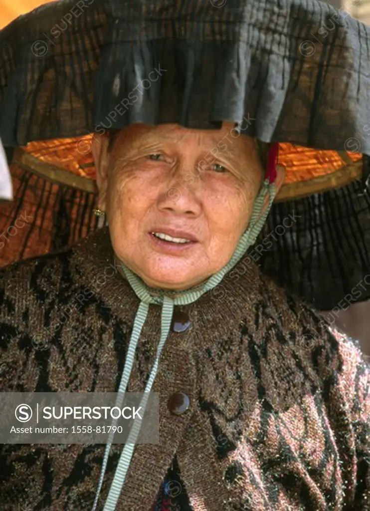 China, Hong Kong, Hakka-Frau, portrait,  Asia, Eastern Asia, Asian, senior, woman, old, gaze camera, hat, headgear, traditionally, Hakka-Volk tribe Ha...