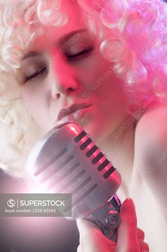 Singer, eyes, facial expression, closed,  Microphone, portrait, truncated,  Back light Series, woman, young, 20-30 years, blond, curls, curly, musicia...