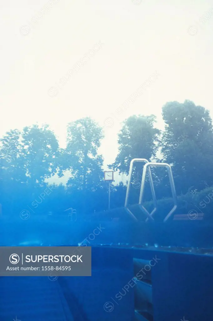 Pools, under water,,  over water, basin edge, leaders,  Fuzziness Bath institution, swimming pool, free bath, outside, trees clock water surface, refr...