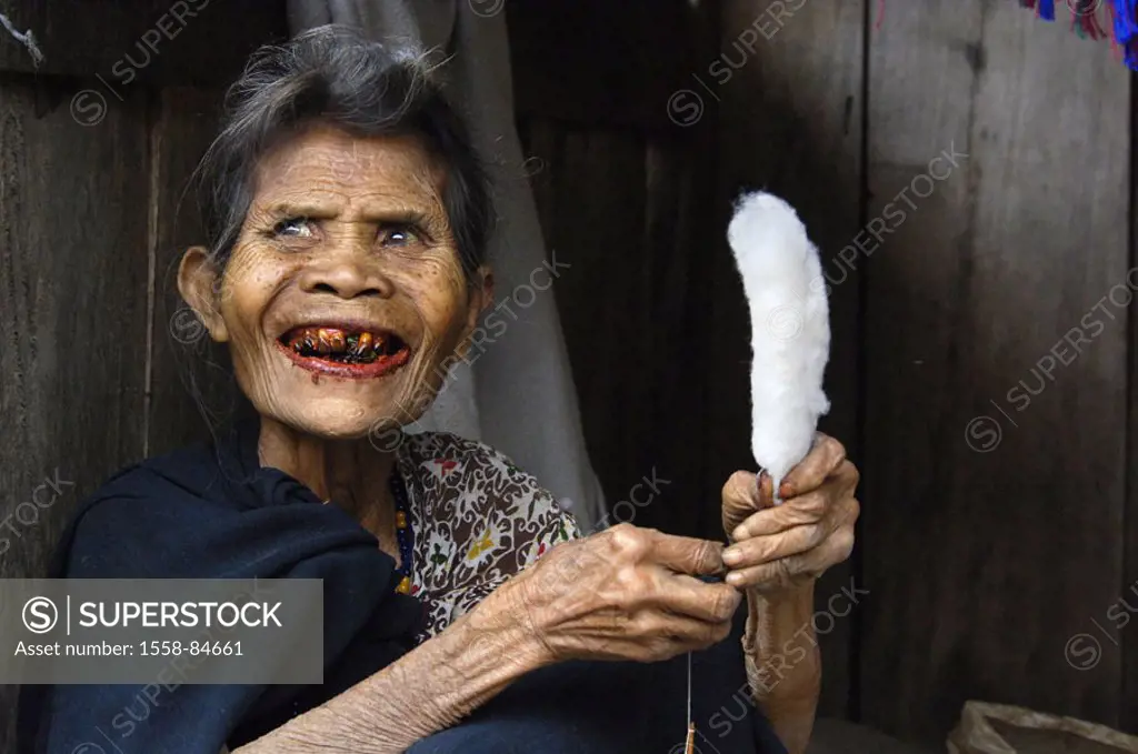 Indonesia, island Flores, village Bena, Tribe ´Nada´, senior, betel nuts, eat, portrait, , Asia, little one Sundainsel, natives, woman, ethnic, Betel ...