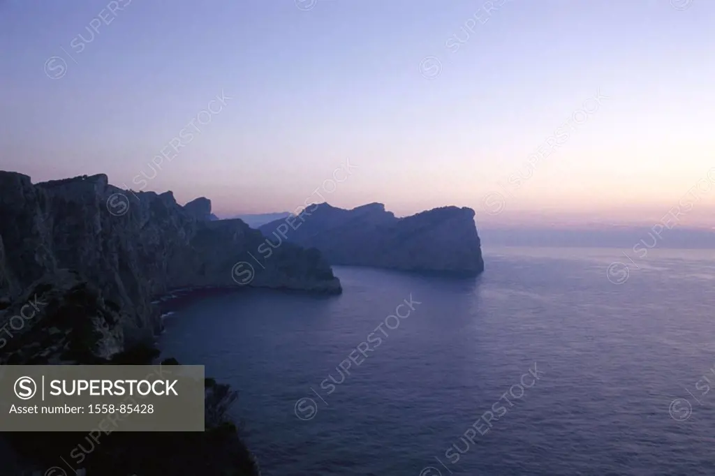 Spain, , island Majorca, Cap,  Mold gate, Küstenlandschaft,  Evening mood,  Europe, Mediterranean island, coast, rock coast, steep coast, rocks, sea, ...