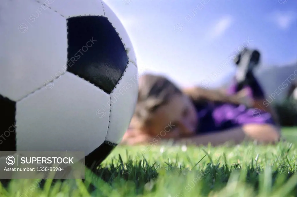 lie meadow, girls, football, %0Aangeschnitten, fuzziness %0A%0ASerie soccer player teenagers teenagers, 15 years, long-haired, football clothing, foot...