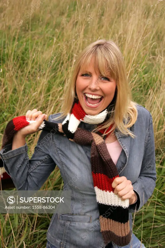 Meadow, woman, young, laughing, gesture scarf, %0AHalbporträt, %0A%0AFrauenporträt, 20-30 years, blond, long-haired, jeans jacket, rope scarf, clothin...