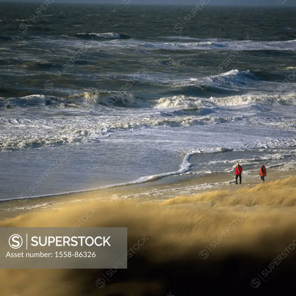 Germany, Schleswig-Holstein, island Sylt, Wenningstedt, beach, persons out for a walk, Winters, , Northern Germany, North Frisian islands North frieze...