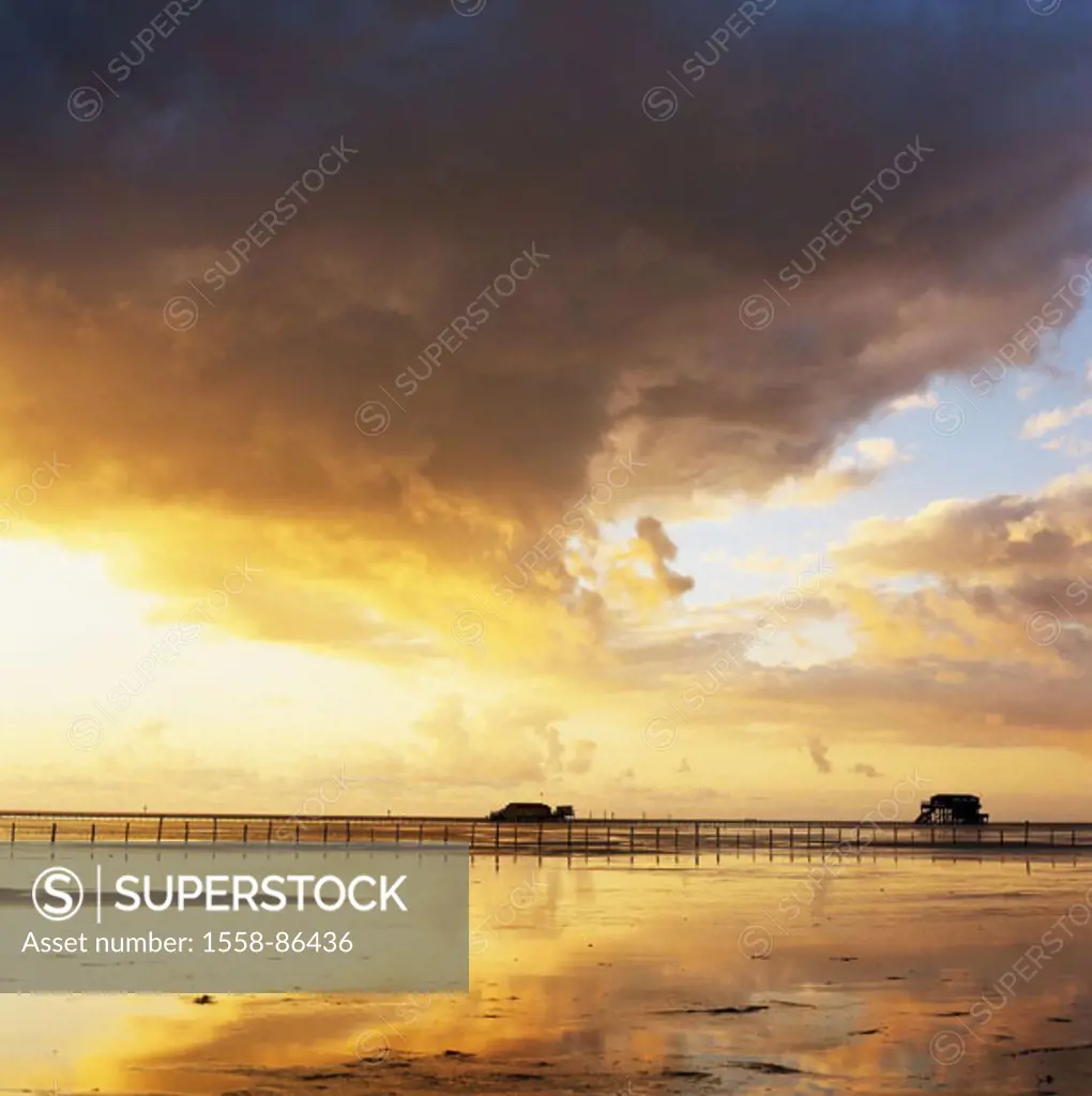 Germany, Schleswig-Holstein, Saint  Peter Ording, sea, beach, post constructions,  Evening sun,  Northern Germany, North Frisian islands, North frieze...