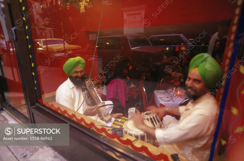 USA, New York city, Little India, Restaurant, men, ´Sikh´, Light music, gaze, windows, , Windows, pane, Indians, belief affiliated ness Sikhismus musi...