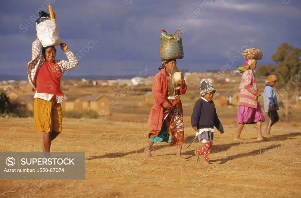 Madagascar, women, head loads,  Movement,  Island state, island, natives, children, nakedfoot, purchases, food, head, carry cheerfully, outside,