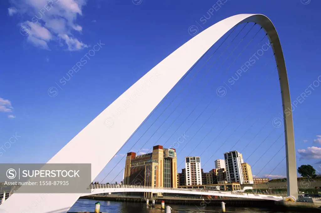 Great Britain, Newcastle-upon-Tyne, Tyne, Gateshead millennium bridge,   Series, England, Tyne-Brücke, bridge, arch bridge,  Construction, year of con...