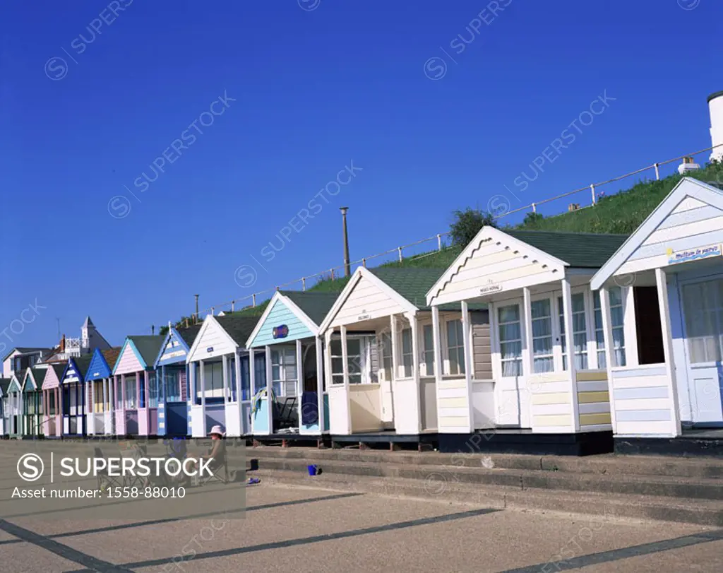 Great Britain, Suffolk, Southwold, Beach cottages, side by side, Tourists, relaxation, , Series, beach, beach houses, wood cottages, colorfully, pussy...
