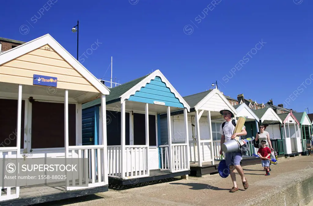 Great Britain, Suffolk, Southwold, Beach cottages, side by side, tourists, , Series, beach, beach houses, wood cottages, colorfully, pussy, vacationer...