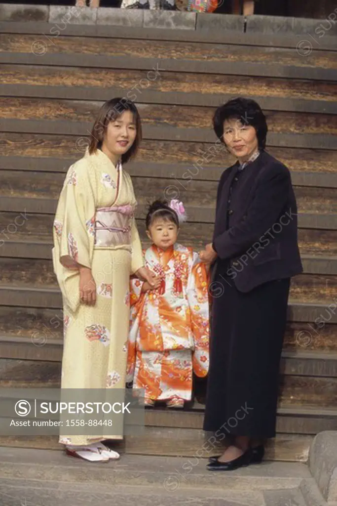 Japan, Nagano, Shichi-Go-San festival,  Grandmother, mother, child, family picture,   Series, Asia, Eastern Asia, holiday, holiday, Shichi Go San, ´se...