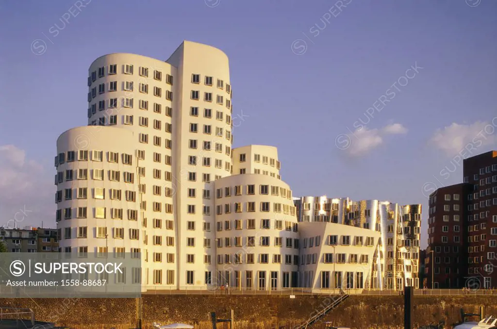 Germany, North Rhine-Westphalia, Düsseldorf, media harbor, newcomer Customs yard, Gehry-Bauten,  Media center, Gehrybauten, O´Gehry-Gebäude, buildings...