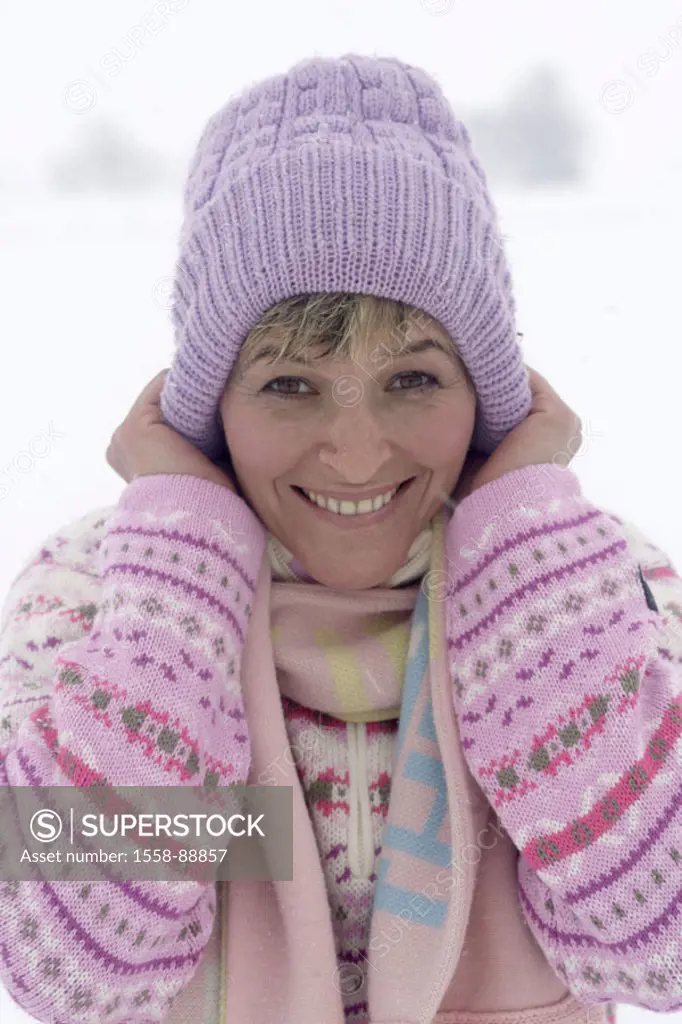 Woman, rope sweaters, scarf, cap,  laughing, portrait, winters,   Series, 20-30 years, gaze camera, cheerfully, joy Norwegian sweaters winter sweaters...