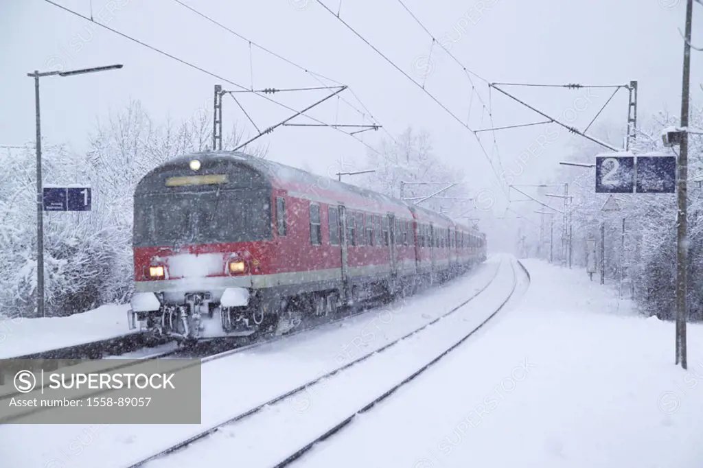 Track, passenger train, snowfall,  Winters,  only editorially,  Rail traffic, track traffic, means of transportation publicly, passenger transportatio...