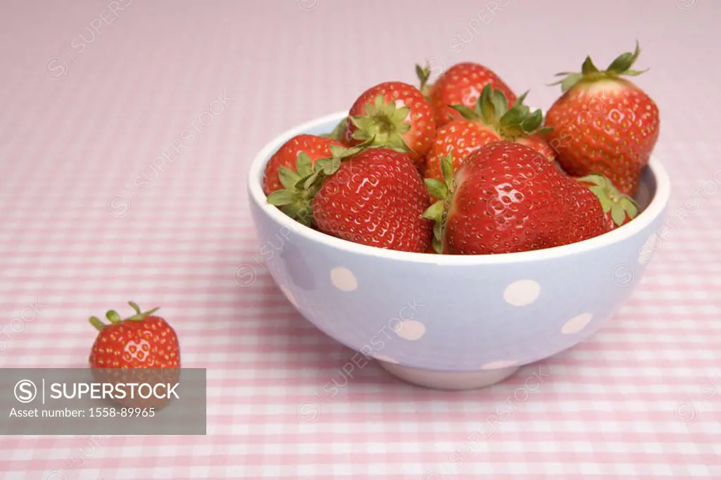 Fruit peel, strawberries,    Food, fruits, fruit, Fragaria ananassa, fresh, red, ripe, fruity, exquisite, delicious, appetizingly, peel, bowl, scored ...