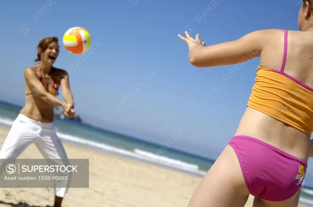 Beach, mother, daughter, fun, volleyball,  playing,   Woman, 30-40 years, teenagers, girls, 12-14 years, bath clothing, leisurewear, leisure time, cas...