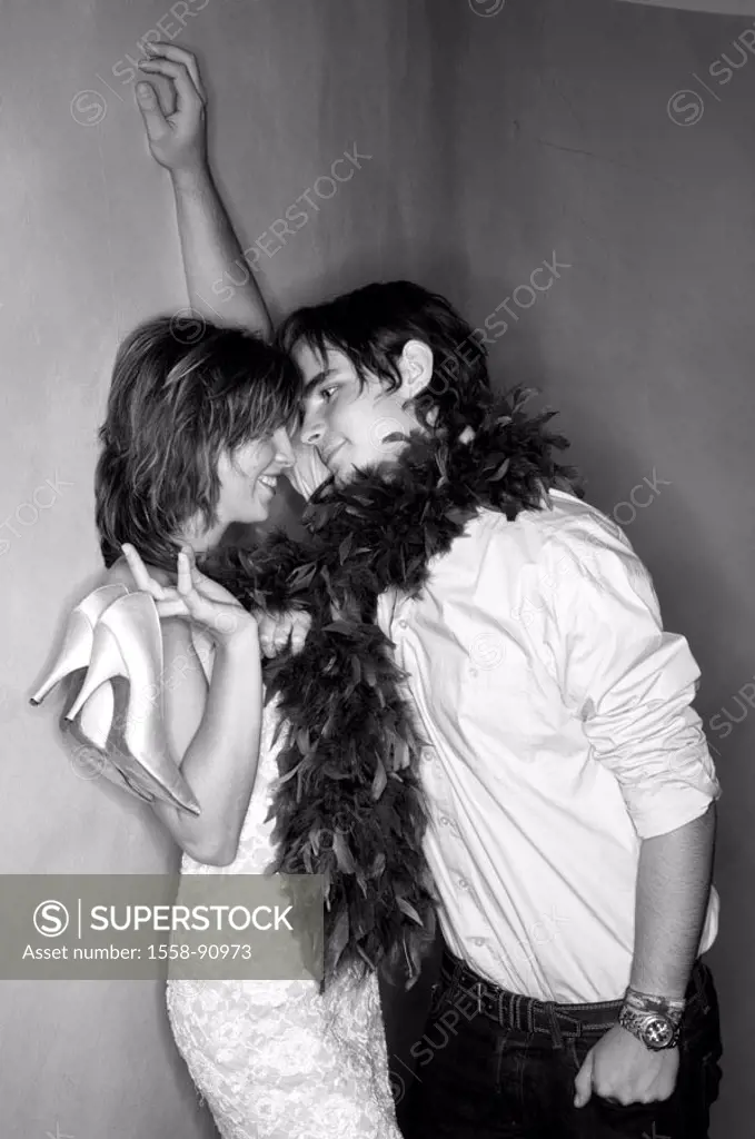 Pair, young, flirt, falls in love indoors, s/w,    Series, 20-30 years, partnership, relationship, woman, evening dress, stilettos, man, carries neck,...
