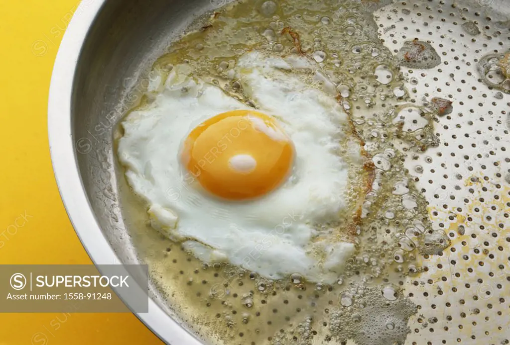 Griddle, Spiegelei, detail,    Quietly life, food, pan, egg, frying, fat, heat, protein, yolk, hunger, cooking, meal, food, cholesterol, greasy, simpl...