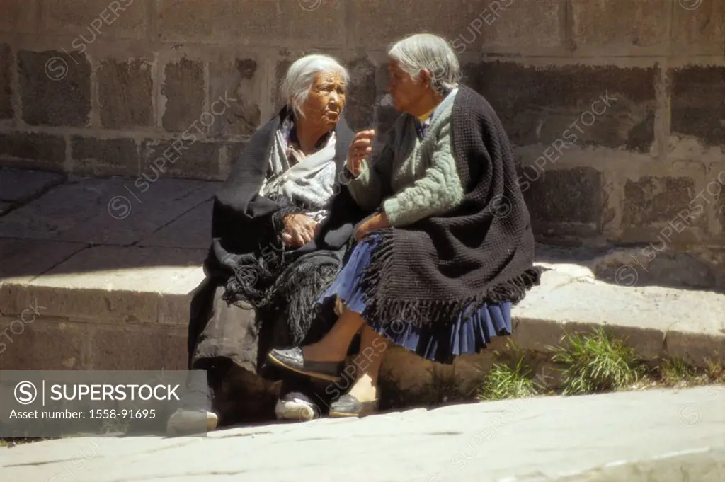 Bolivia, Potosí, alley, seniors, Conversation, , Latin America, South America, city, mining city, ´silver city´, roadside, wall, natives, Native Ameri...