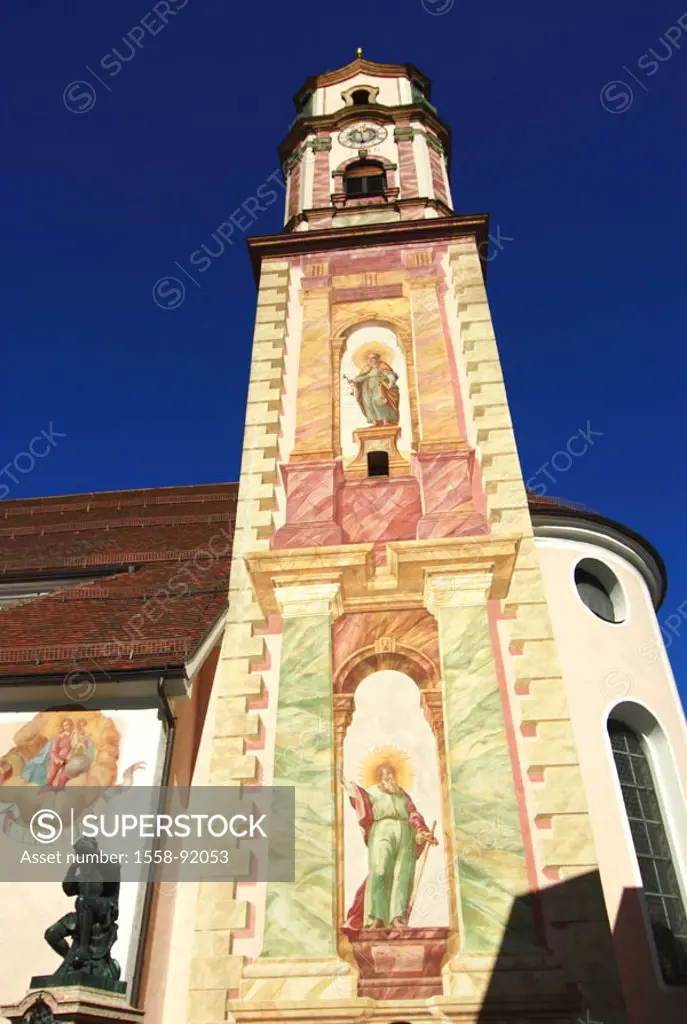 Germany, Upper Bavaria, Mittenwald, Head market, gaze, parish church St. Peter  and Paul, tourists, from below,  Bavaria, development rock, Geigenbauo...