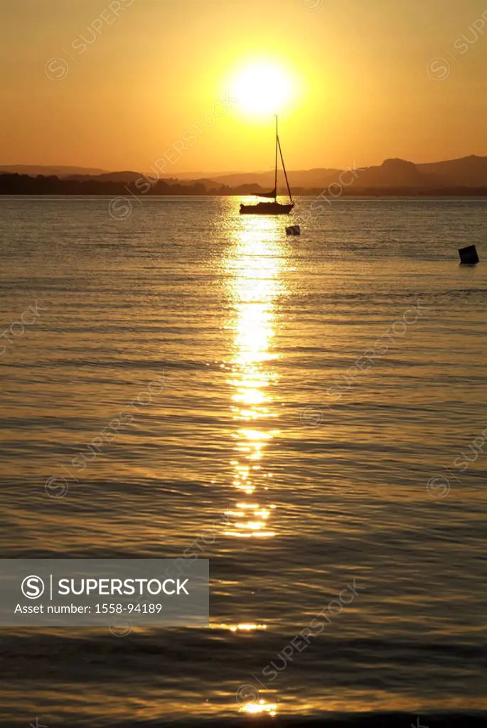 Germany, Lake Constance, island Reichenau, shores near Niederzell, boat, evening mood,