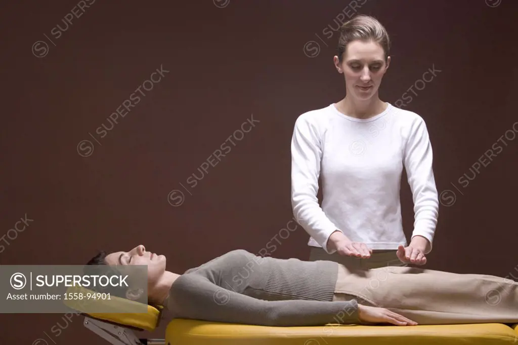 Reiki-Therapie, woman, therapist, lie, Hands, hangs up, at the side, detail,   Series, cure, alternatively, alternative medicine, cure, of corrugate I...